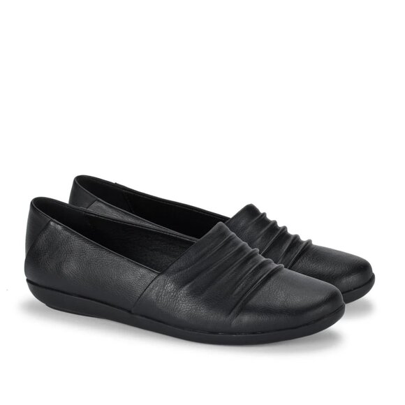NWOB BareTraps Piper Slip On Black Flats | Size 9 - Picture 1 of 11